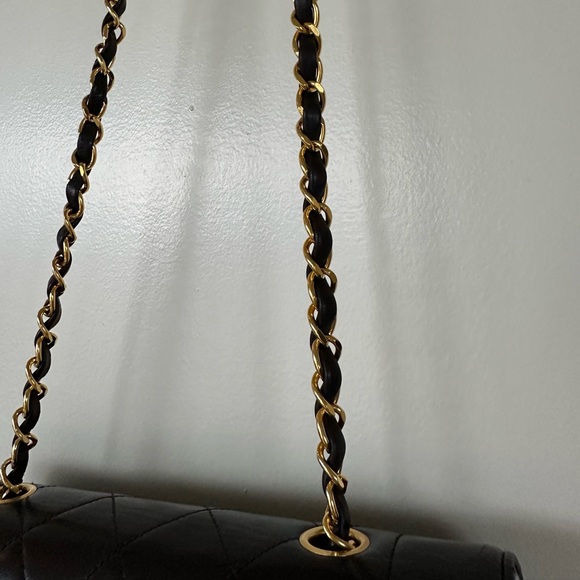 SOLD Vintage Chanel small diana lambskin bag - Picture 10 of 11